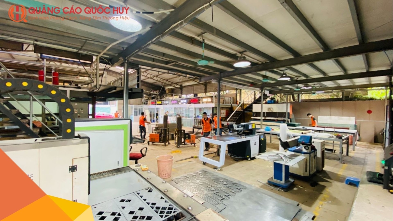 Xưởng sản xuất bảng hiệu quảng cáo tại Đồng Nai - máy móc hiện đại